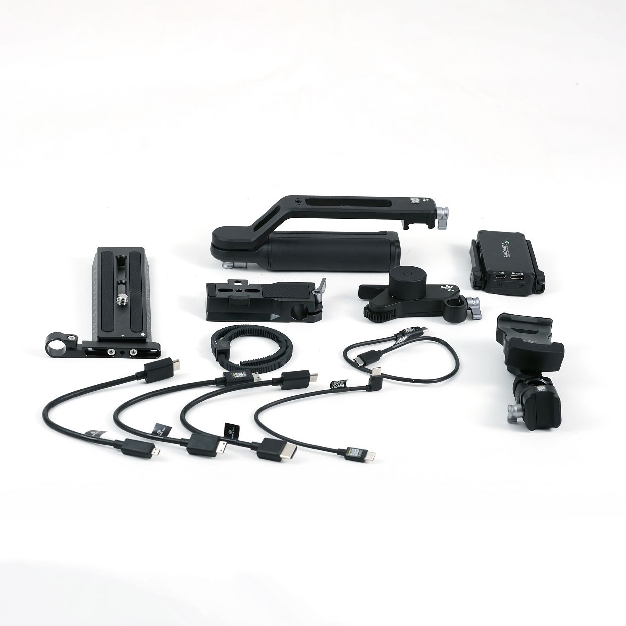 DJI RS4 PRO combo kit (Focus motor kit, Raveneye, Briefcase handle)