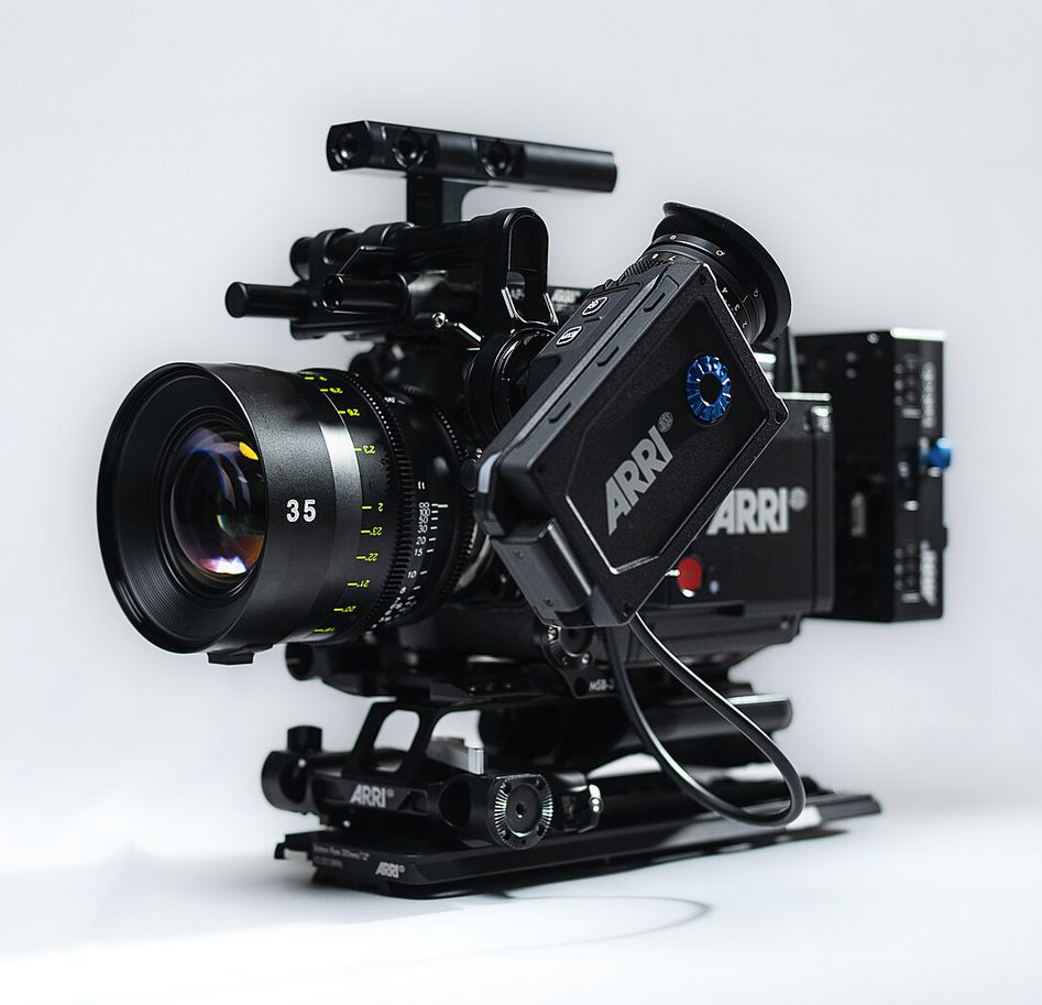 Product Alexa Mini LF complete package (all camera + spherical / anamorphic set + grip)